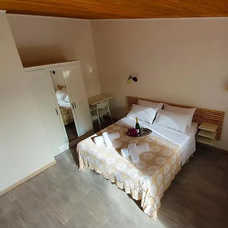 Adele Bed & Breakfast