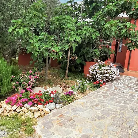 Couette-café Adele 4*